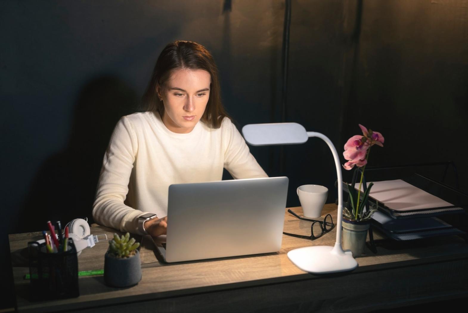 Environnement professionnel pour échanges personnalisés sur la stratégie financière